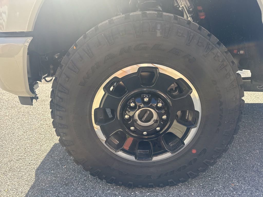New 2026 Ford F350 Platinum w/ Tremor Off-Road Package image 10