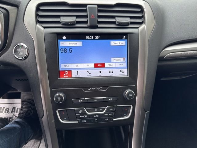 Used 2019 Ford Fusion SE image 15