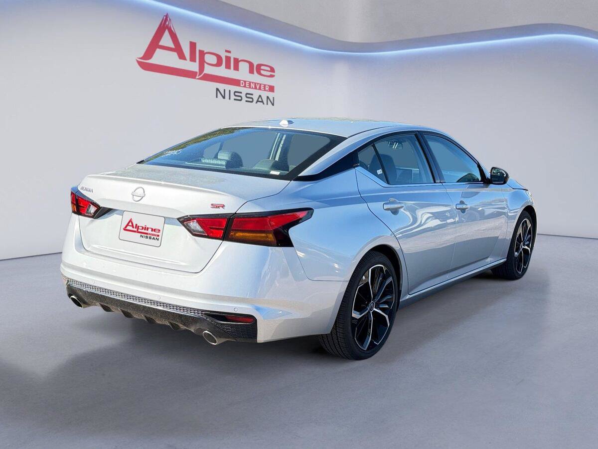 Used 2025 Nissan Altima 2.5 SR FWD image 5