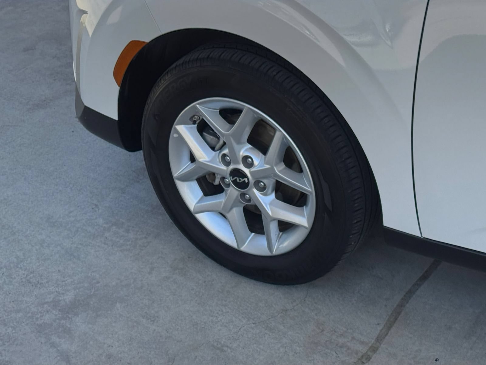 Used 2025 Kia Soul LX w/ LX Technology Package FWD image 28
