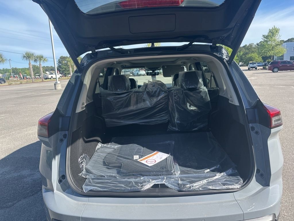 New 2026 Nissan Rogue SV FWD image 25