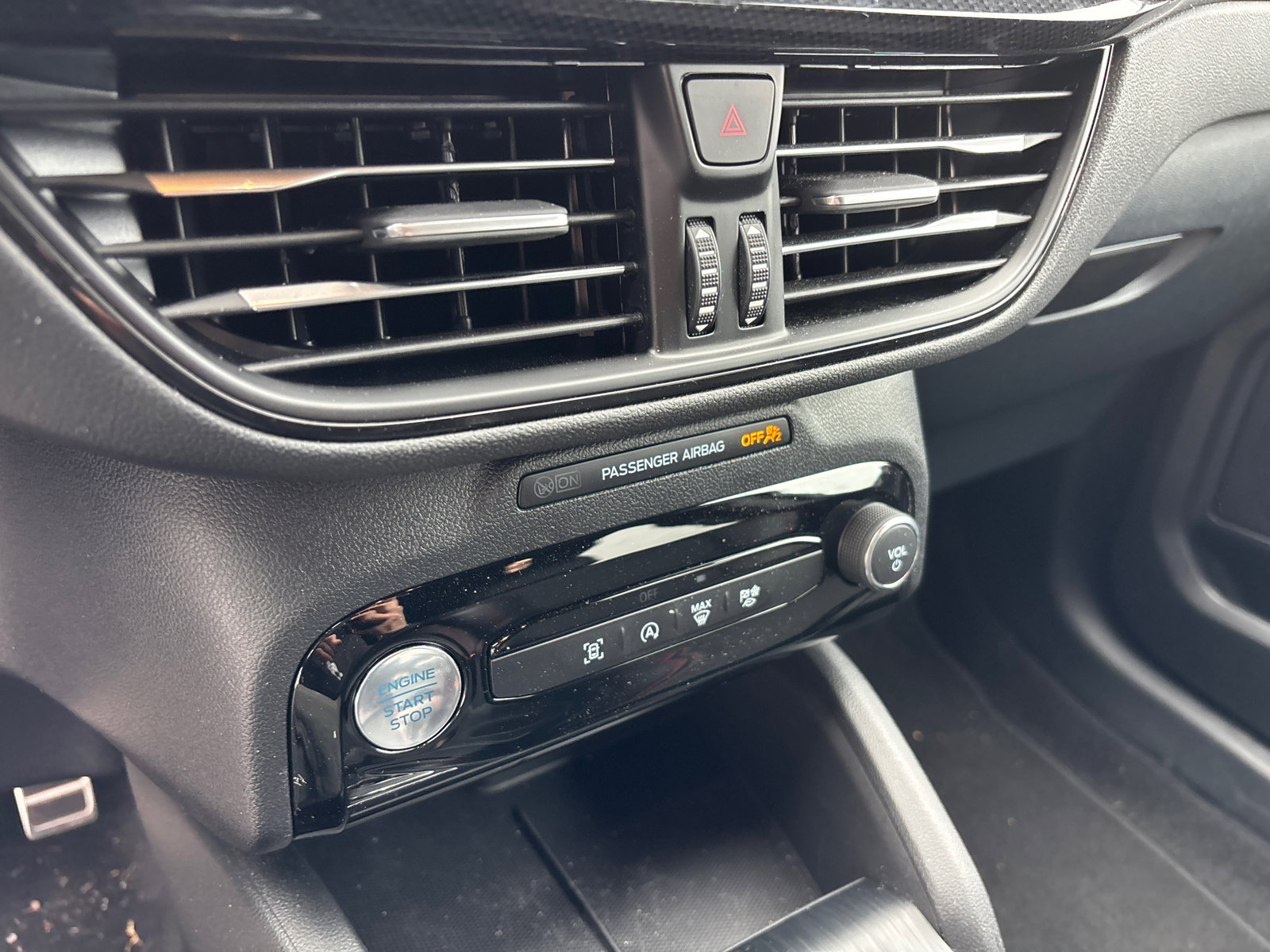 Used 2024 Ford Escape ST-Line w/ Tech Pack #1 AWD/4WD image 22