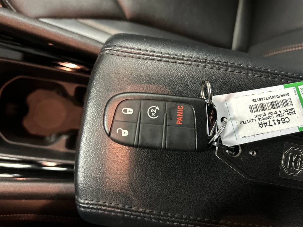 Used 2024 Jeep Compass Limited image 22