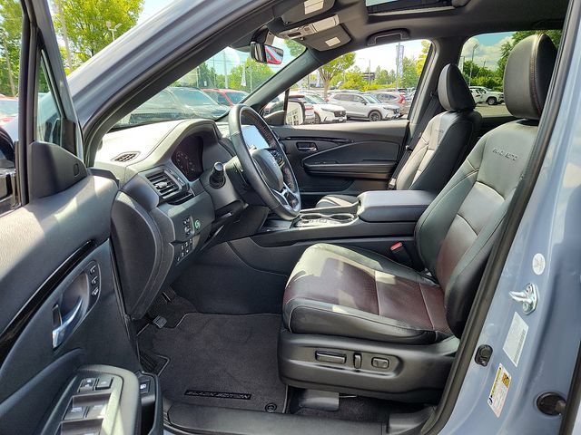 Used 2025 Honda Ridgeline Black Edition image 14
