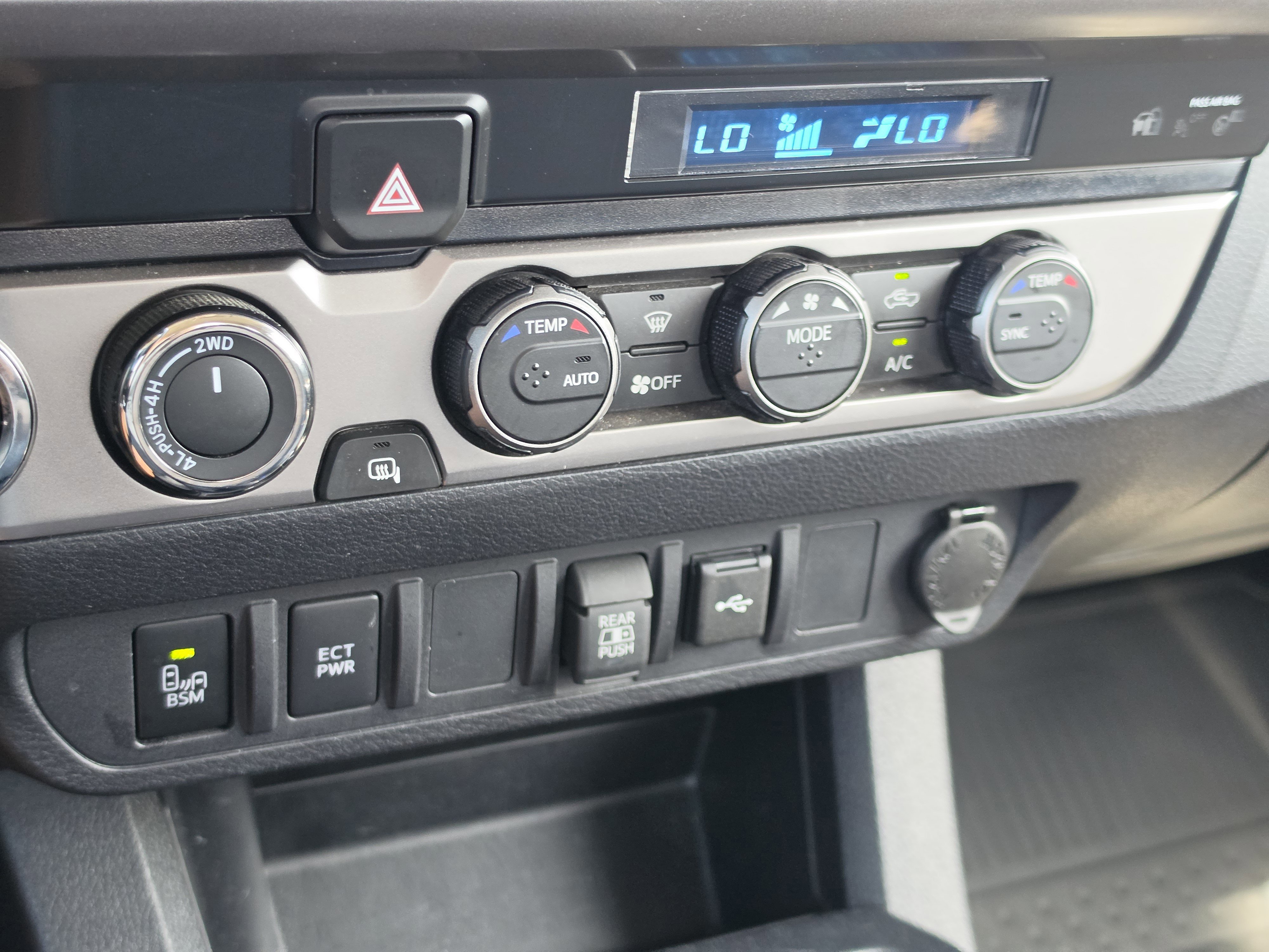 Certified 2023 Toyota Tacoma SR5 w/ Technology Package AWD/4WD image 22