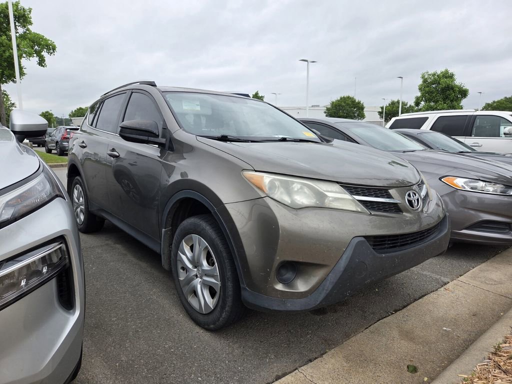 Used 2015 Toyota RAV4 LE FWD image 2