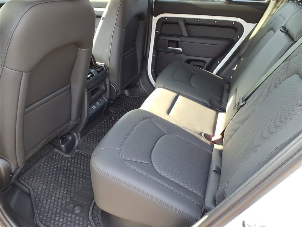 New 2026 Land Rover Defender 110 S image 4