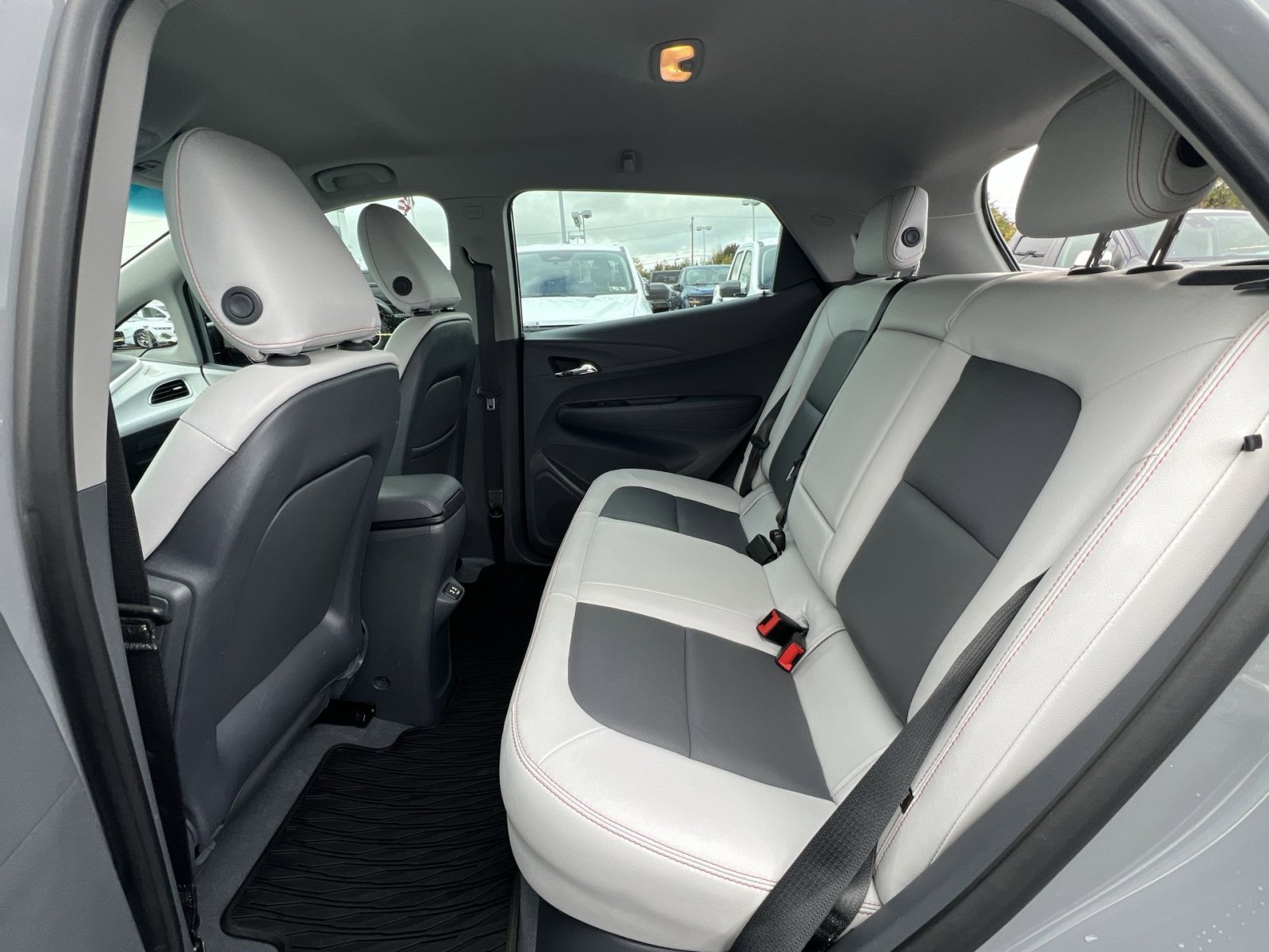 Used 2019 Chevrolet Bolt Premier w/ Infotainment Package image 24