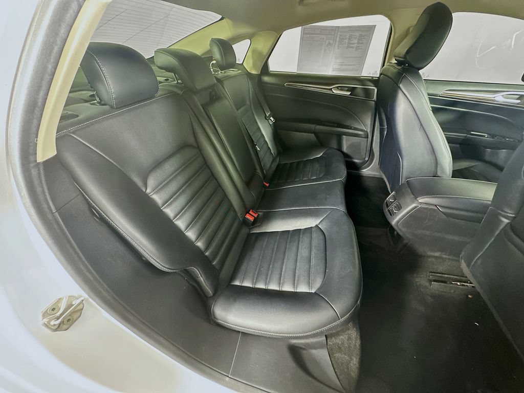 Used 2020 Ford Fusion SEL FWD image 34