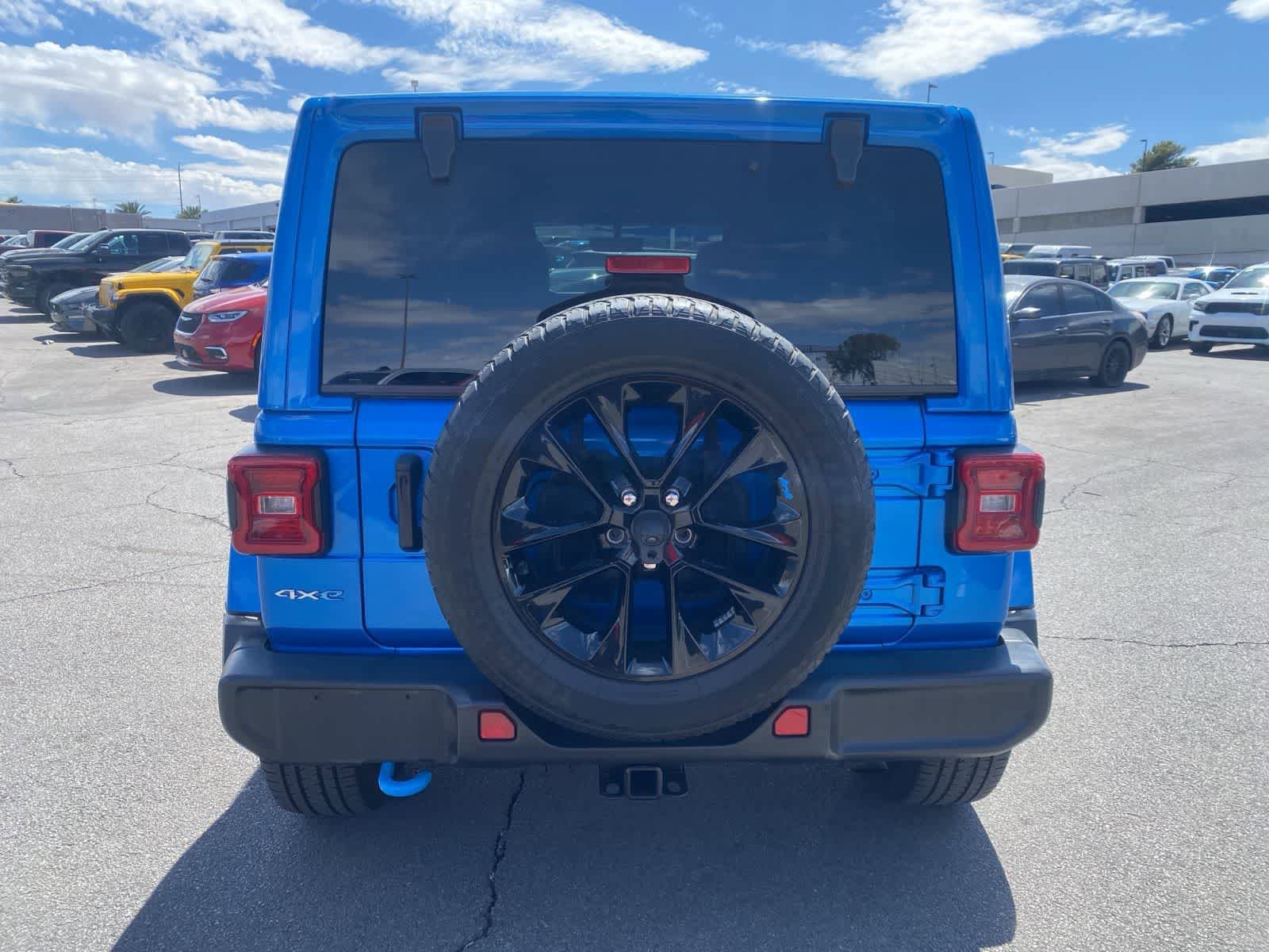 Used 2022 Jeep Wrangler Unlimited Sahara AWD/4WD image 7
