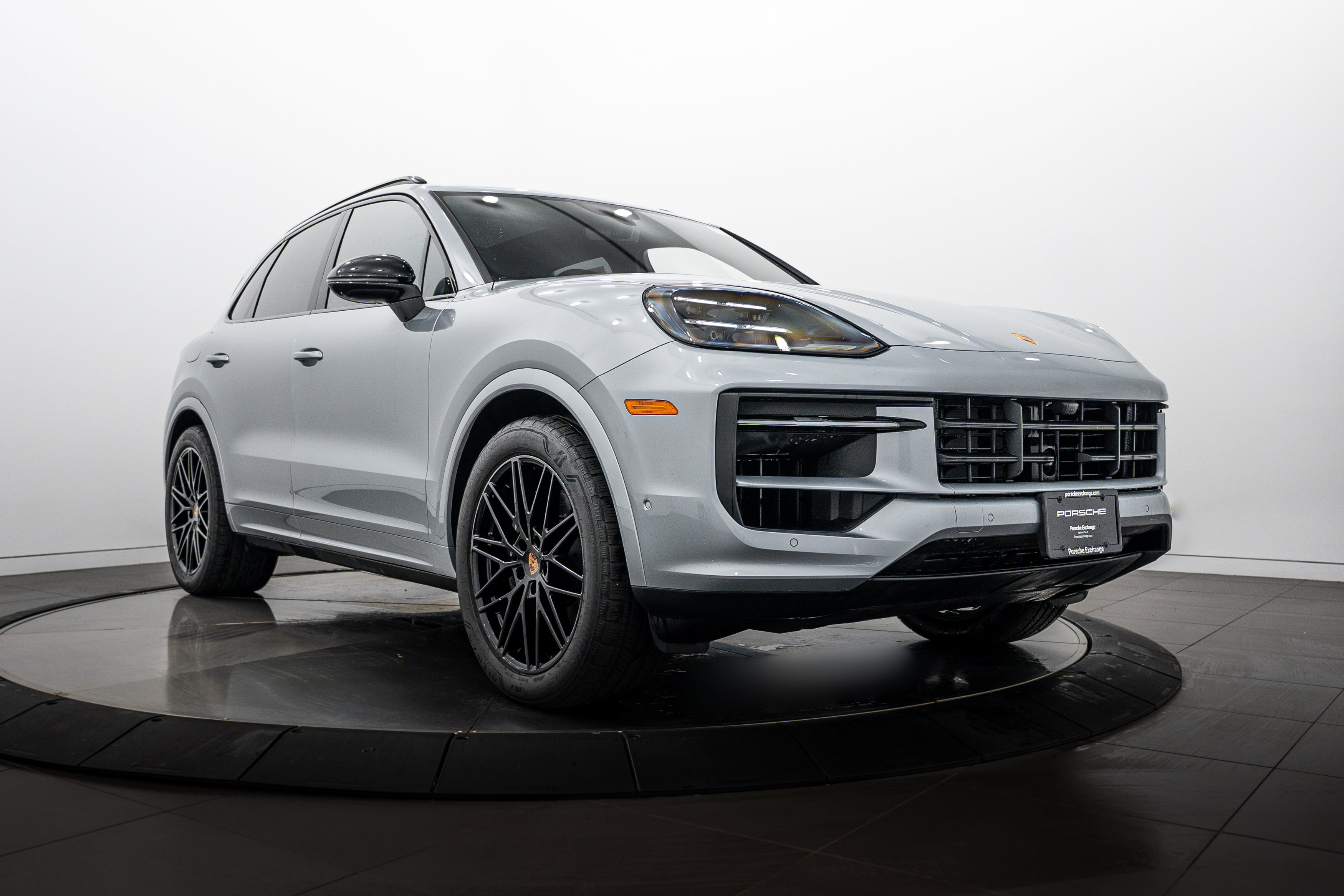 Certified 2026 Porsche Cayenne AWD/4WD image 9