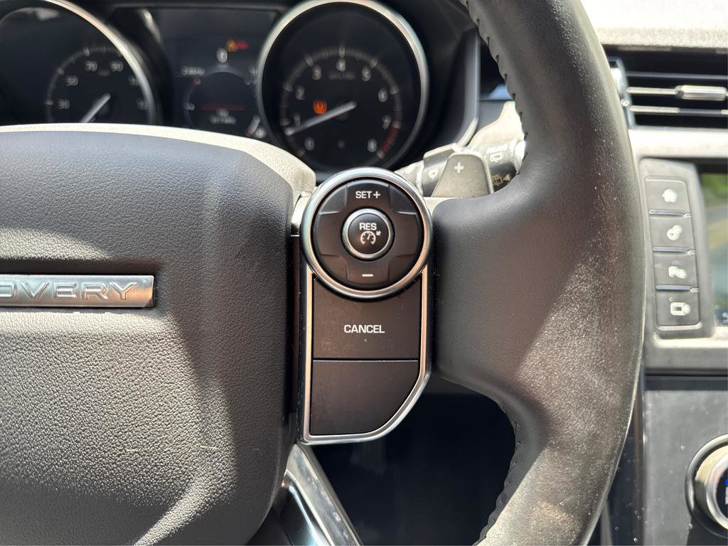Used 2017 Land Rover Discovery SE AWD/4WD image 34