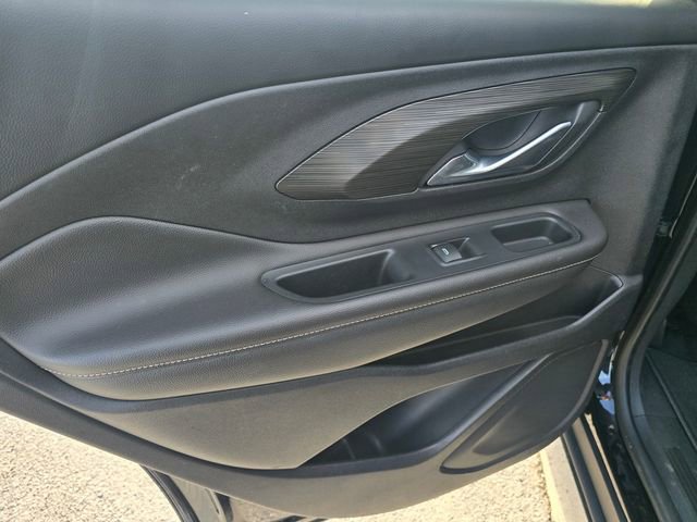Used 2022 GMC Terrain SLT w/ Infotainment Package II FWD image 13
