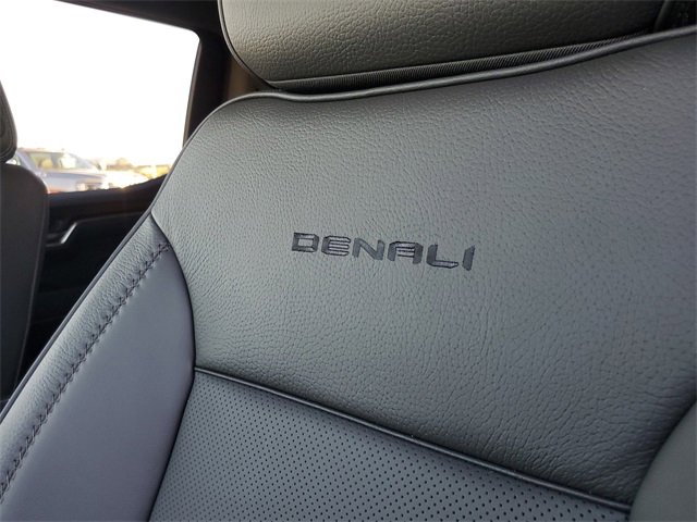 New 2026 GMC Sierra 1500 Denali w/ Denali Reserve Package image 14