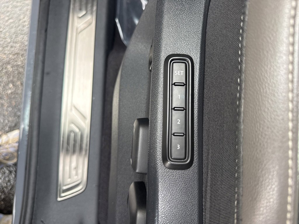 Used 2021 Volkswagen Atlas Cross Sport SEL Premium image 23