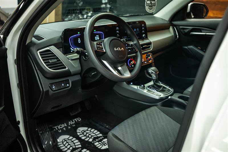 Used 2026 Kia Seltos LX AWD/4WD image 8