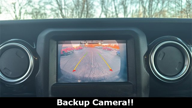 Used 2020 Jeep Wrangler Unlimited Sahara image 3