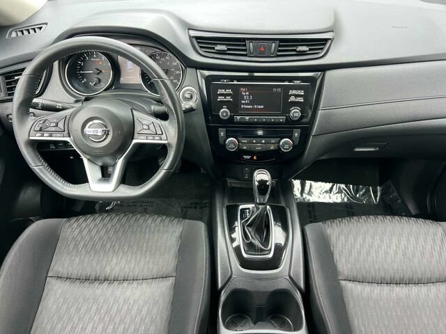 Used 2017 Nissan Rogue SV AWD/4WD image 16