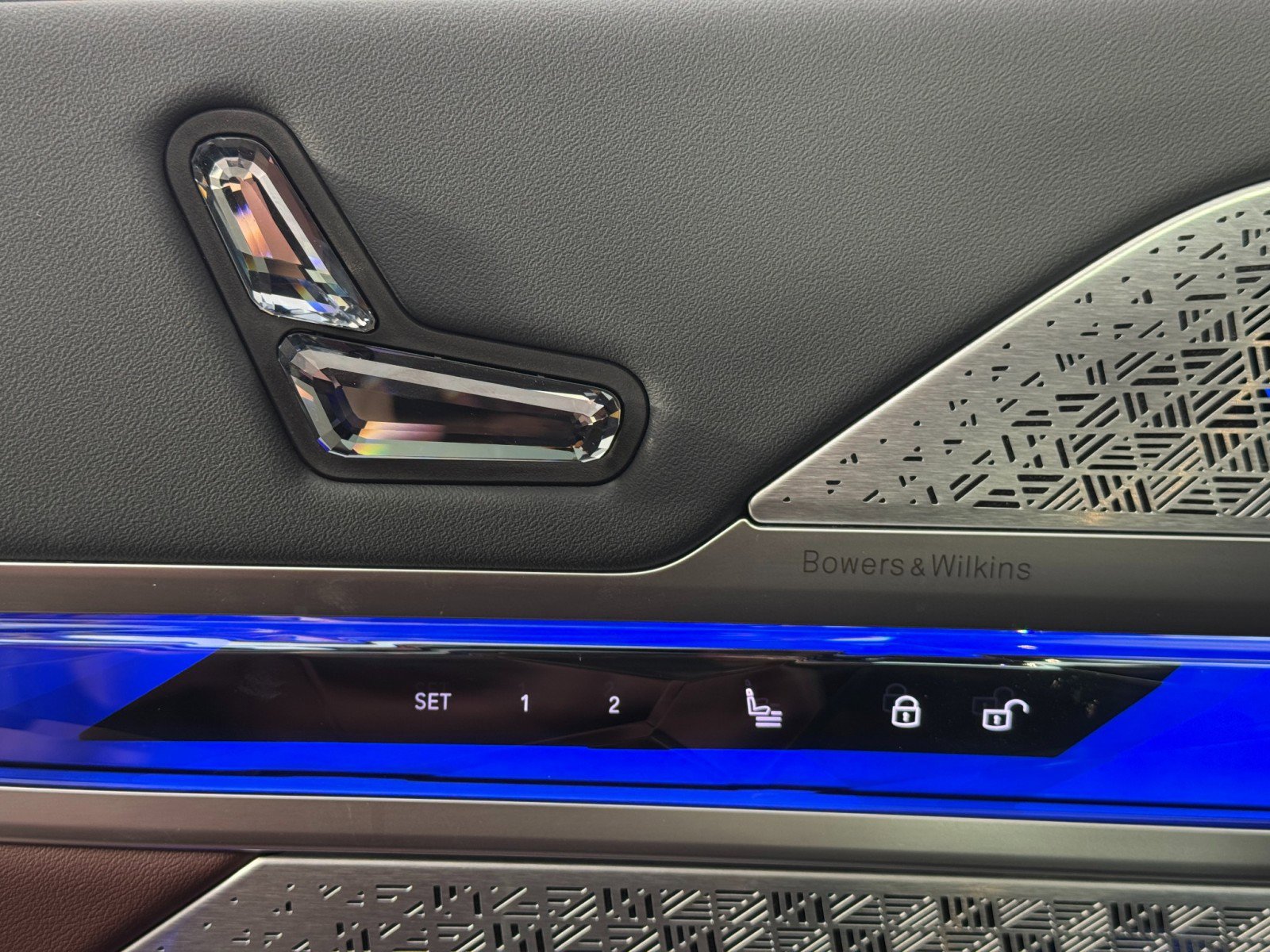 Used 2024 BMW i7 xDrive60 image 19