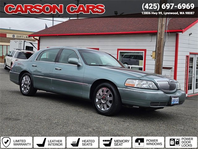 Used 2005 Lincoln Town Car Signature Limited