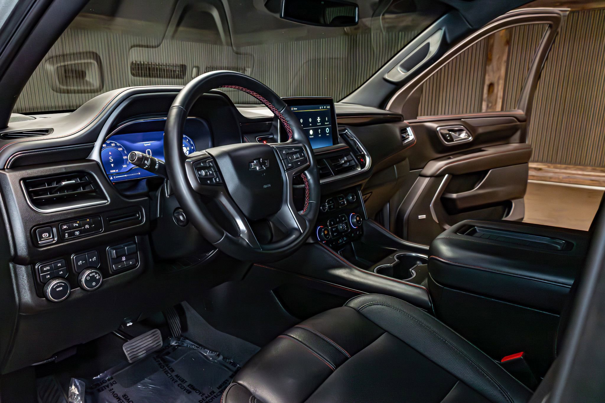 Used 2024 Chevrolet Suburban RST w/ Luxury Package AWD/4WD image 14