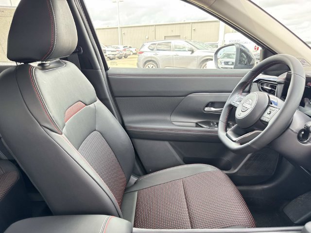 New 2027 Nissan Kicks SR FWD image 13