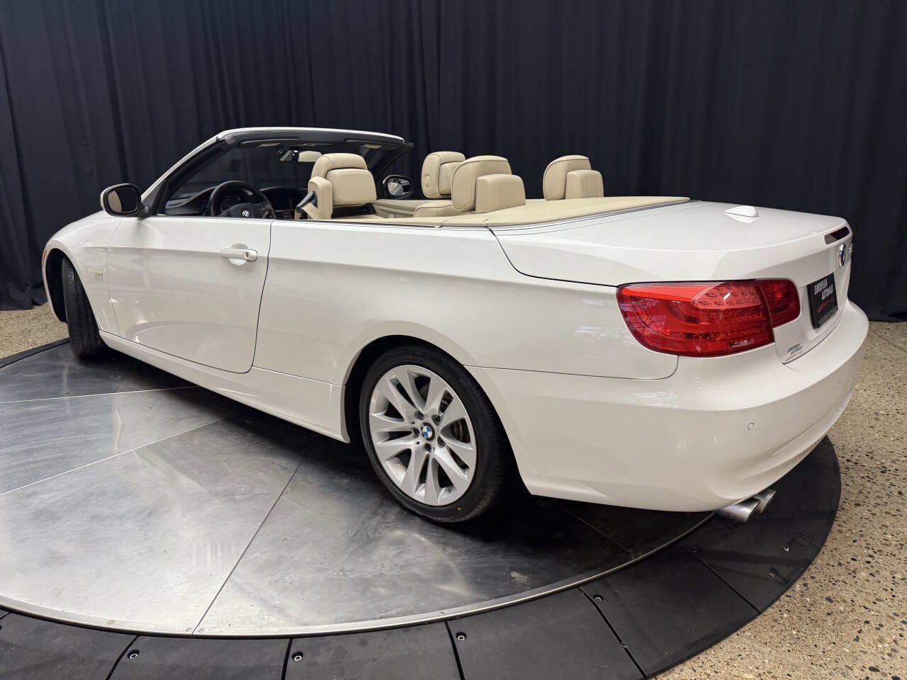 Used 2011 BMW 328i Convertible image 11