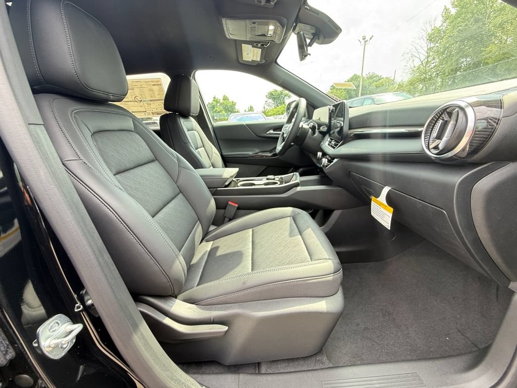 New 2027 Chevrolet Equinox LT w/ Convenience Package II FWD image 26
