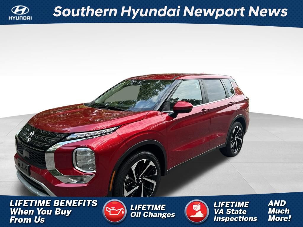 Used 2024 Mitsubishi Outlander AWD image 1