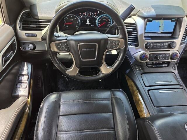 Used 2017 GMC Yukon Denali RWD image 17