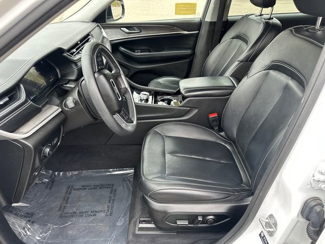 Used 2023 Jeep Grand Cherokee L Limited w/ Black Appearance Package AWD/4WD image 31