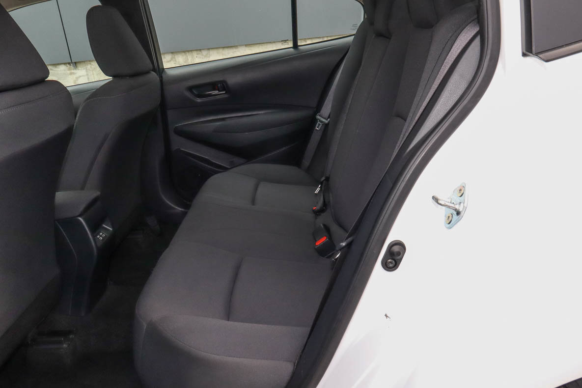 Used 2024 Toyota Corolla LE FWD image 8
