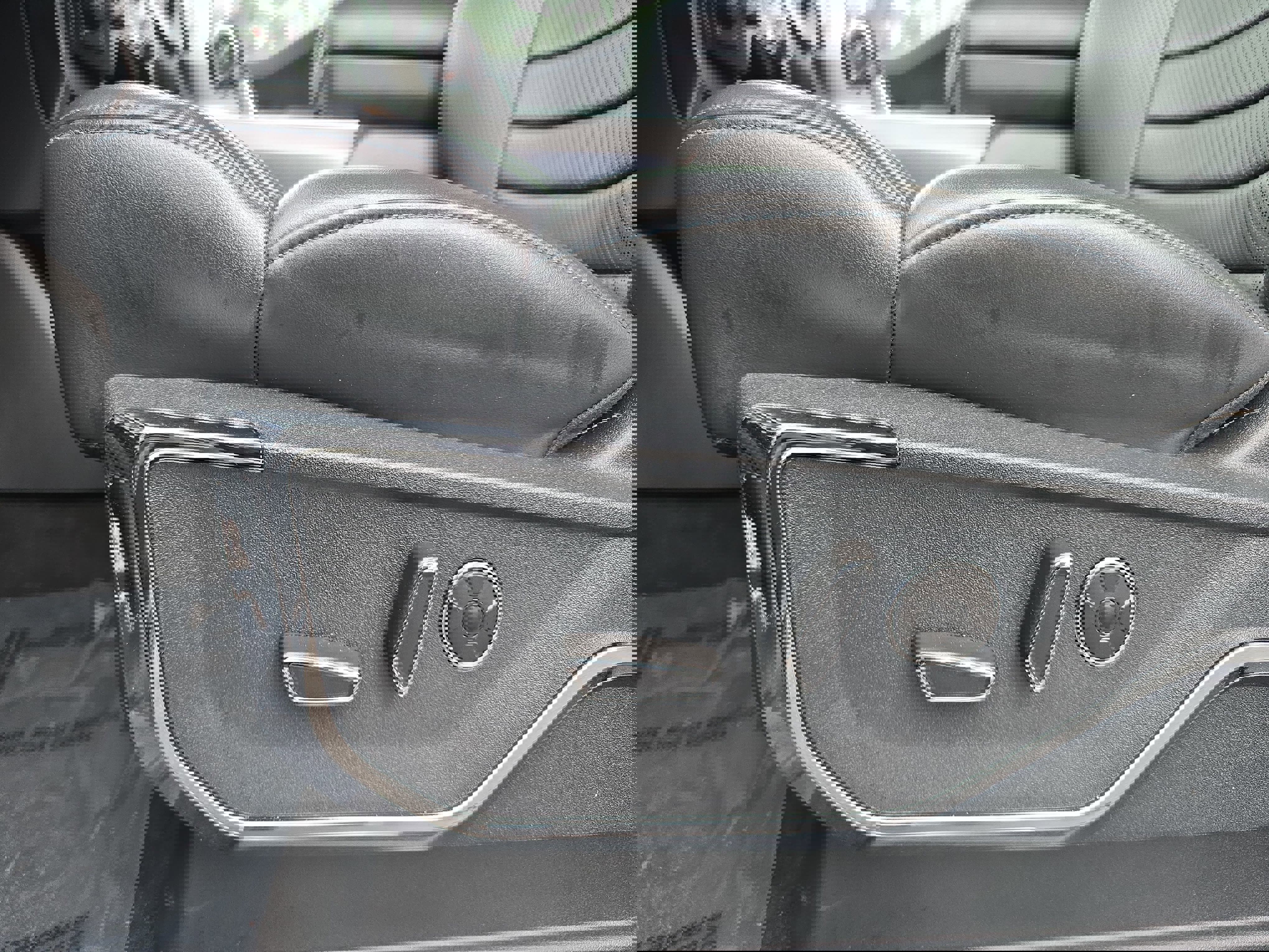 Used 2025 Ford F150 Platinum w/ FX4 Off-Road Package image 28