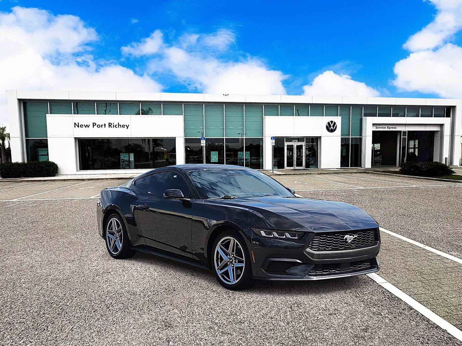 Used 2024 Ford Mustang Premium image 2