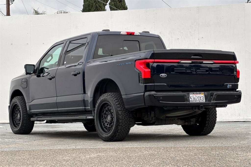Used 2023 Ford F150 Lightning Lariat image 5