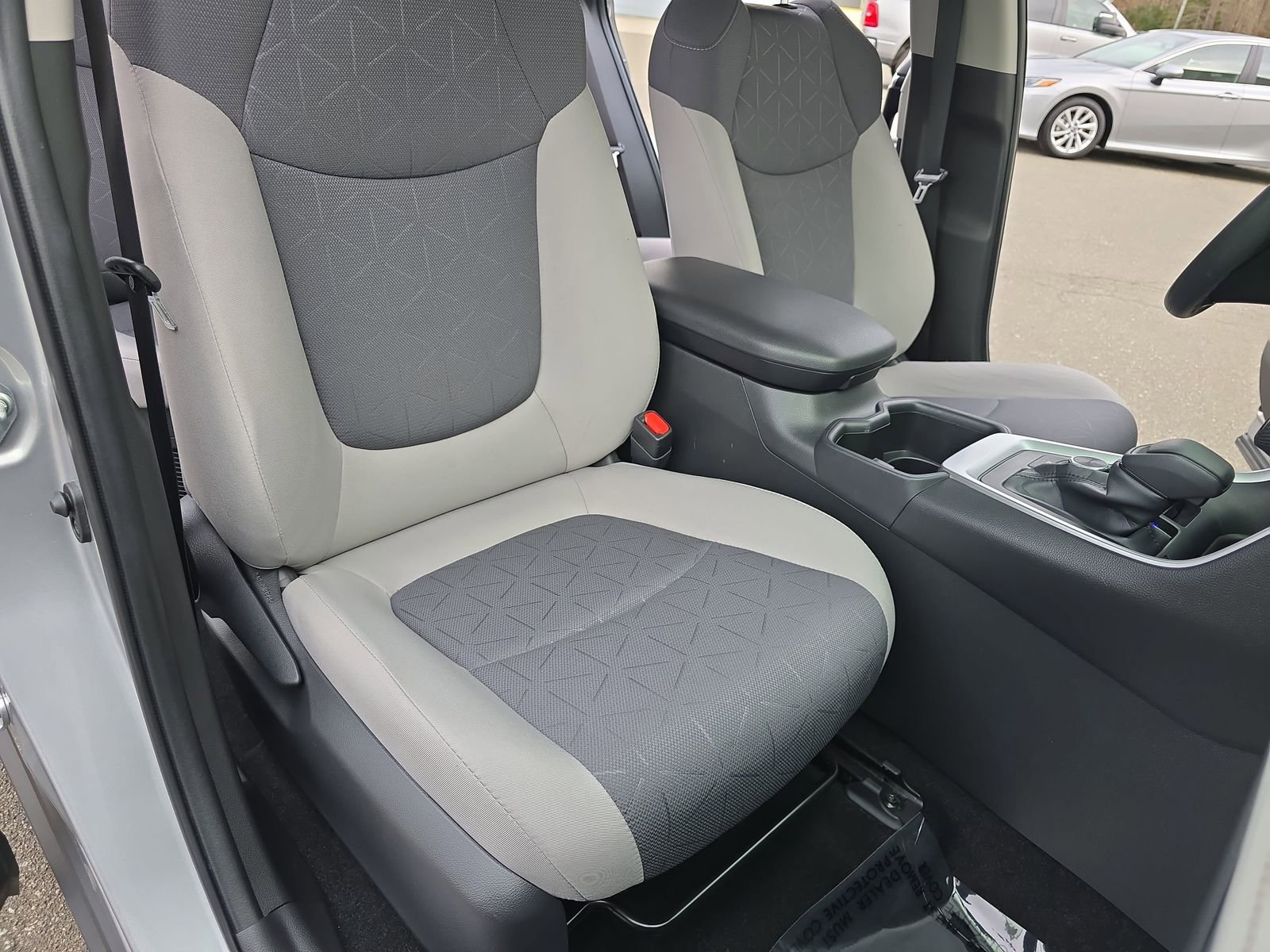 Used 2024 Toyota RAV4 XLE image 16