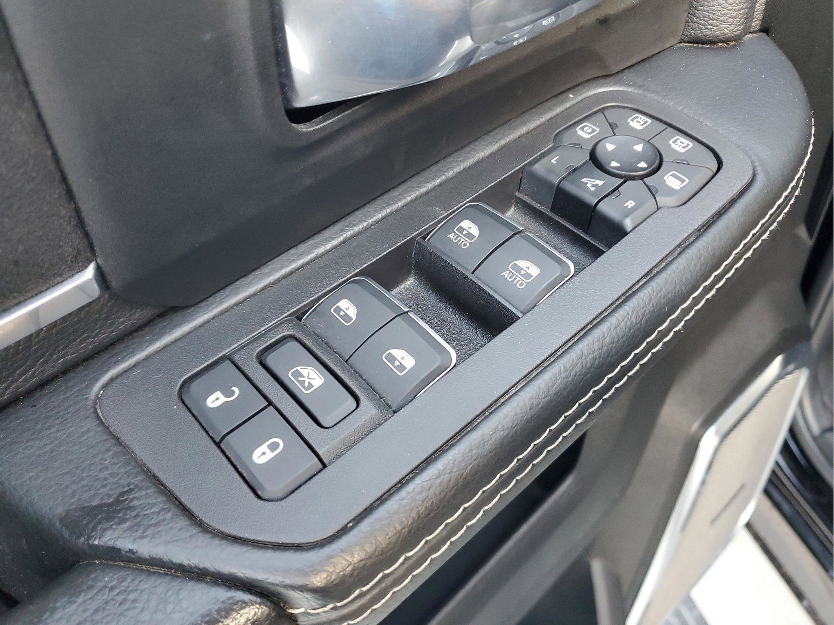 Used 2025 RAM 2500 Laramie image 12