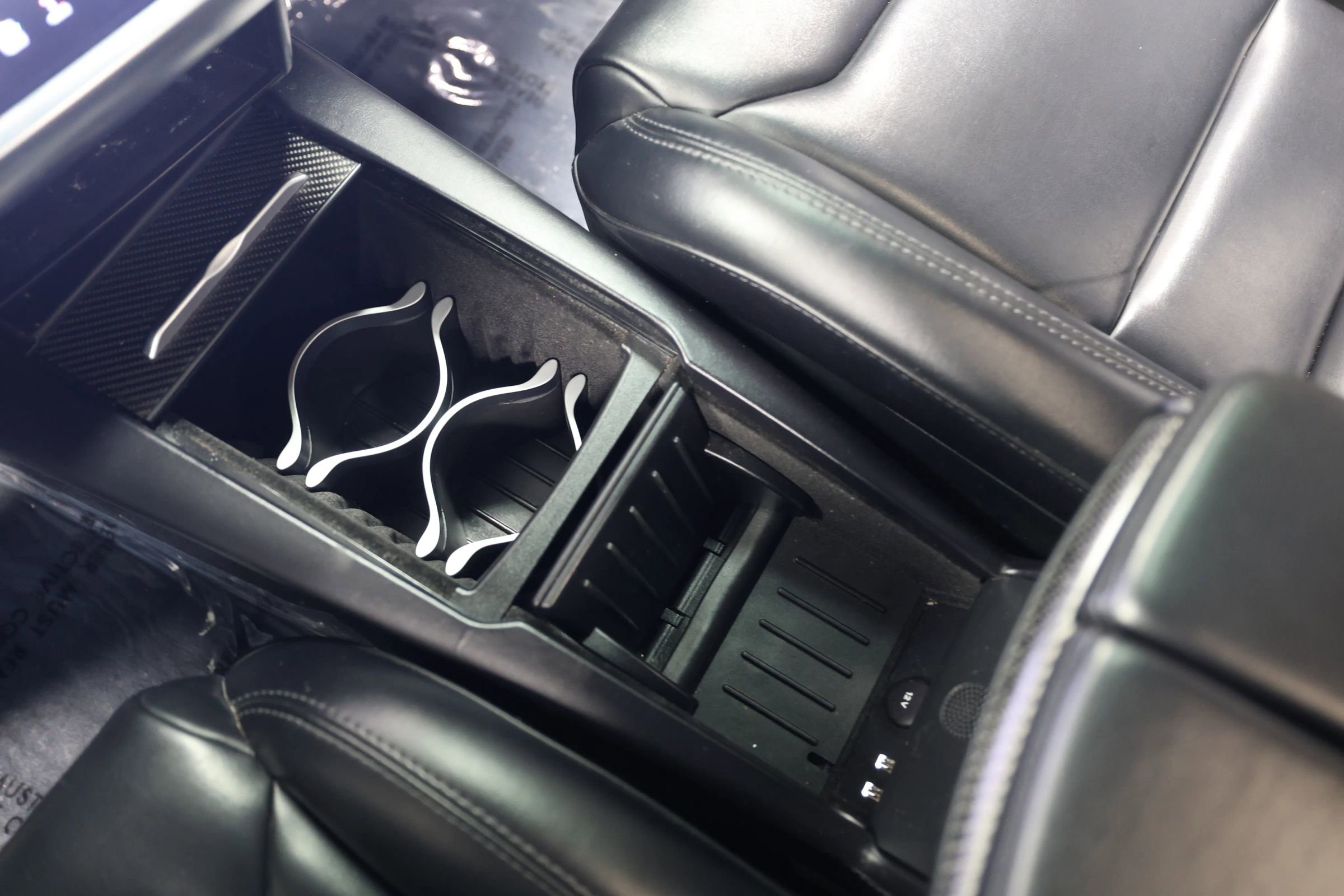 Used 2018 Tesla Model X 75D image 32