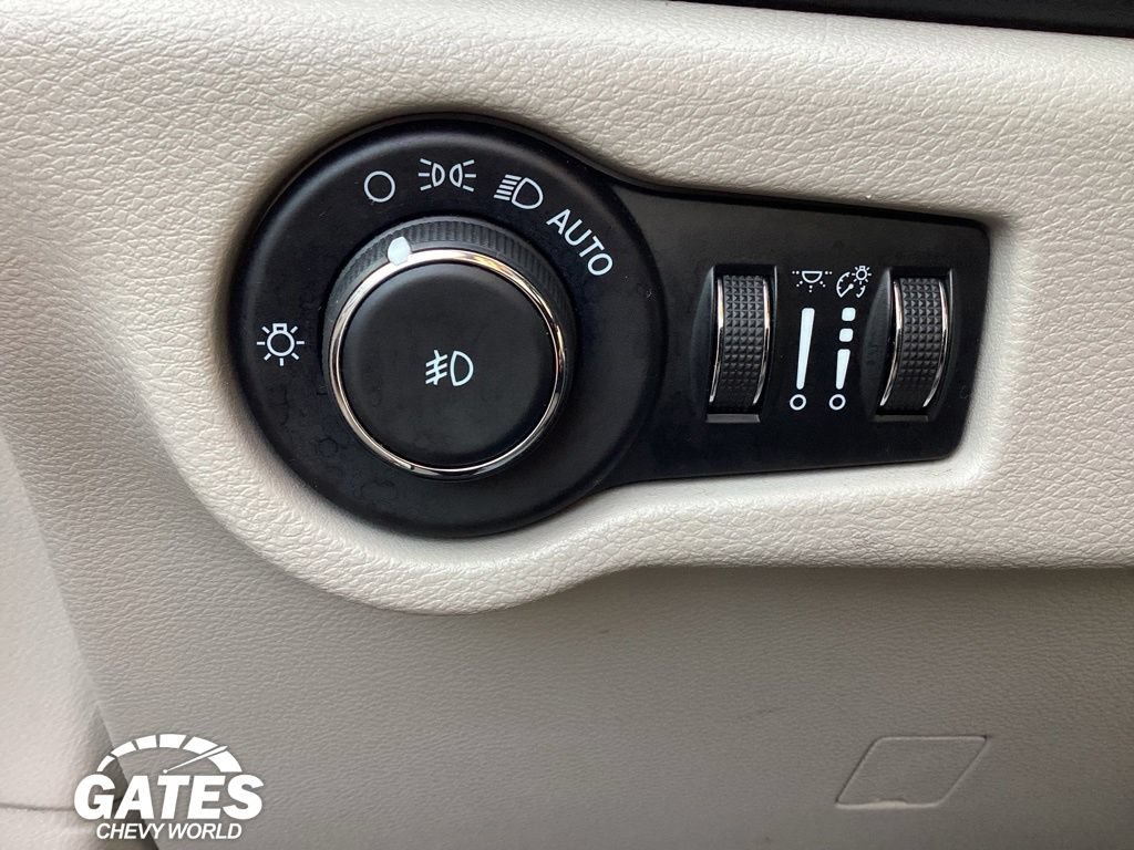 Used 2021 Chrysler Pacifica Touring-L FWD image 26