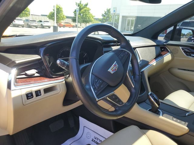 Used 2018 Cadillac XT5 Luxury w/ Driver Awareness Package AWD/4WD image 8