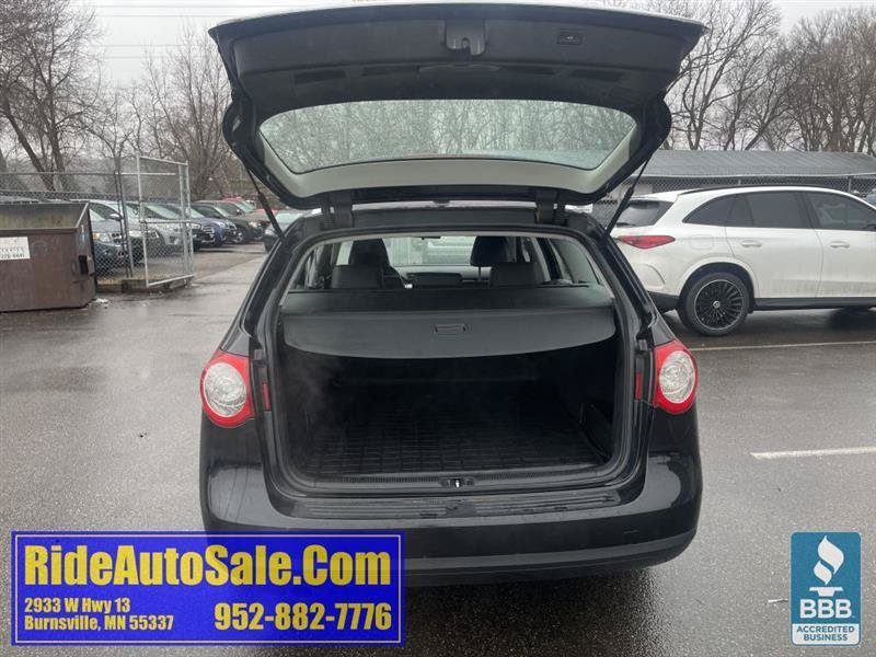 Used 2010 Volkswagen Passat Komfort FWD image 21