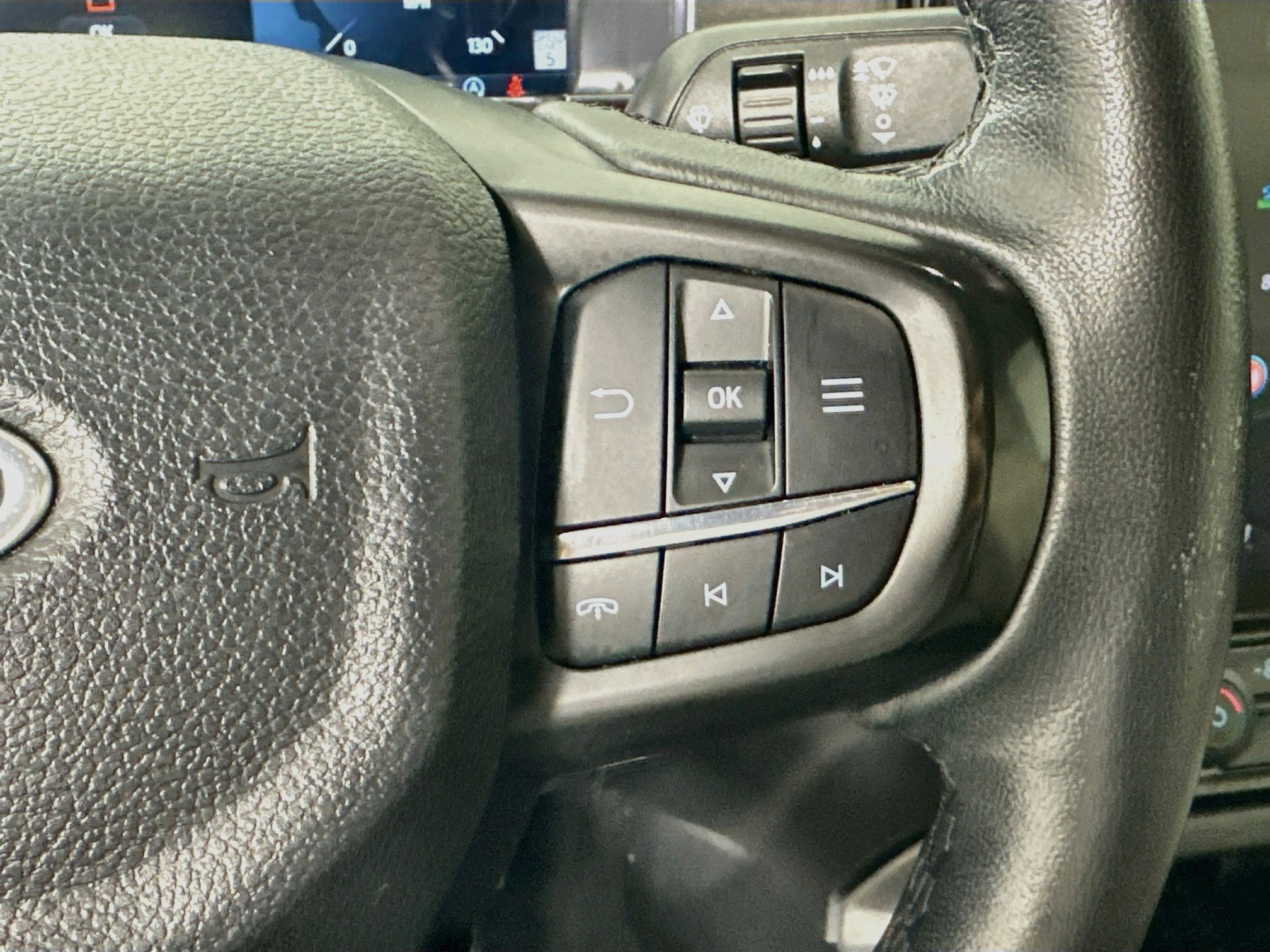 Used 2025 Ford Ranger Lariat w/ FX4 Off-Road Package AWD/4WD image 21