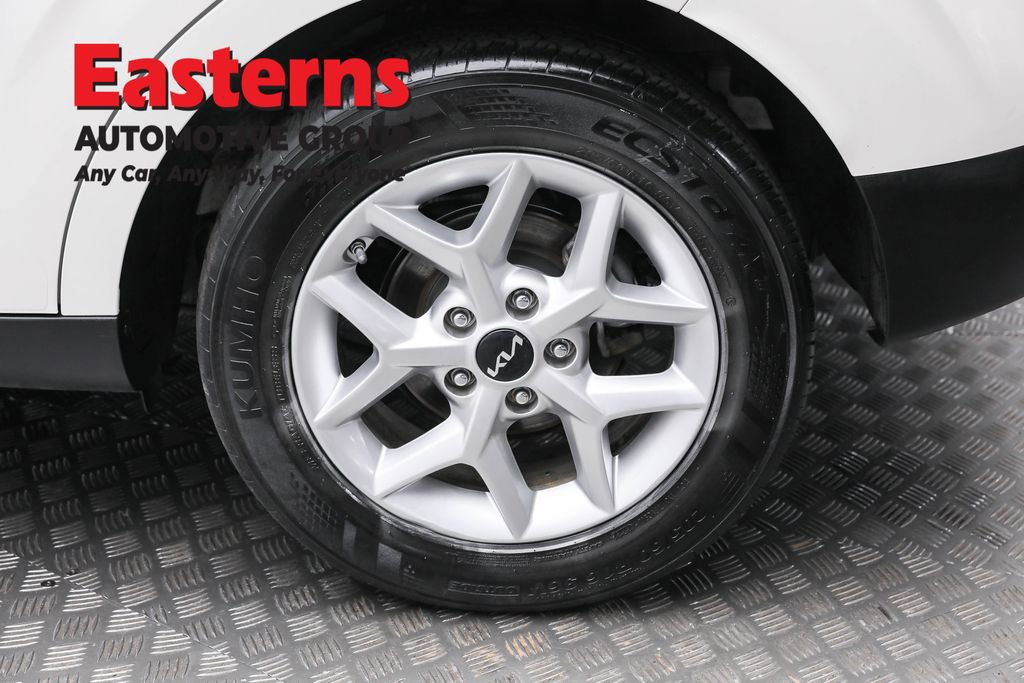 Used 2022 Kia Soul LX w/ Technology Package image 8