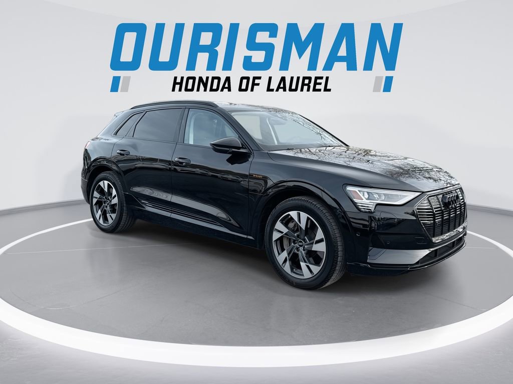 Used 2023 Audi e-tron Premium image 2