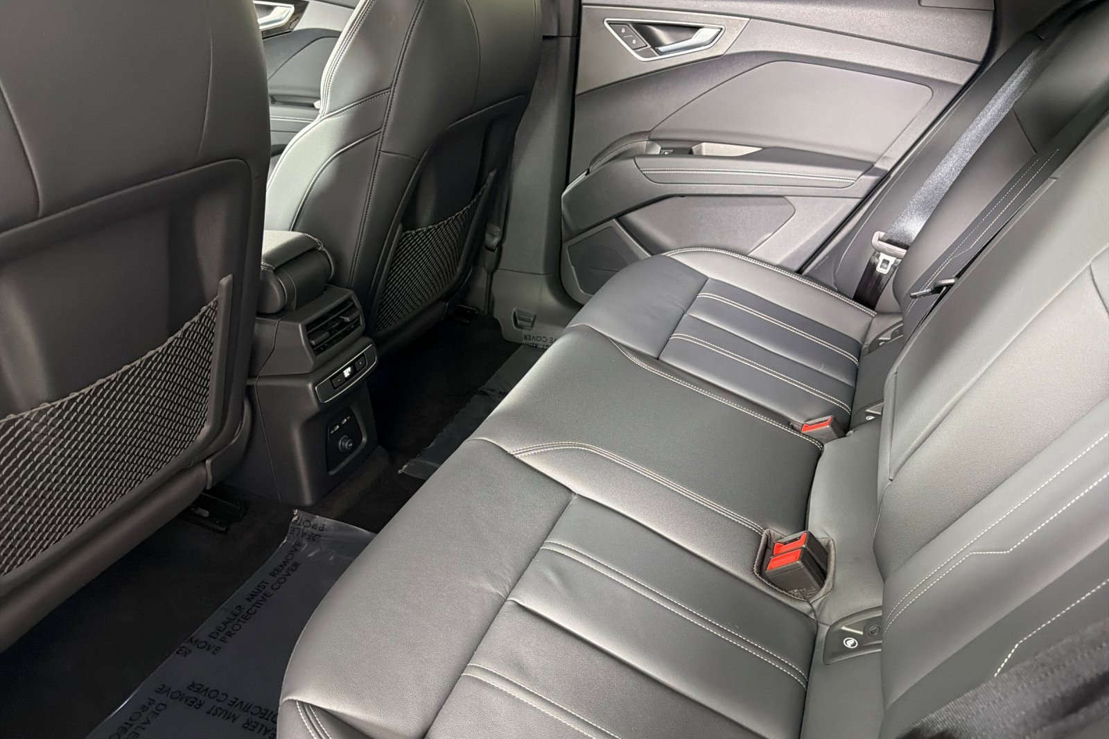 Used 2025 Audi Q4 e-tron Premium w/ Convenience Package image 11