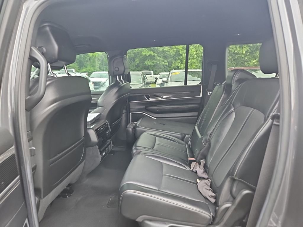 Used 2022 Jeep Wagoneer Series III AWD/4WD image 15