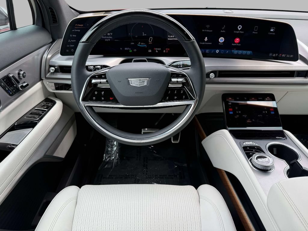 Used 2026 Cadillac Vistiq Sport w/ LPO, Floor Liner Package AWD/4WD image 4
