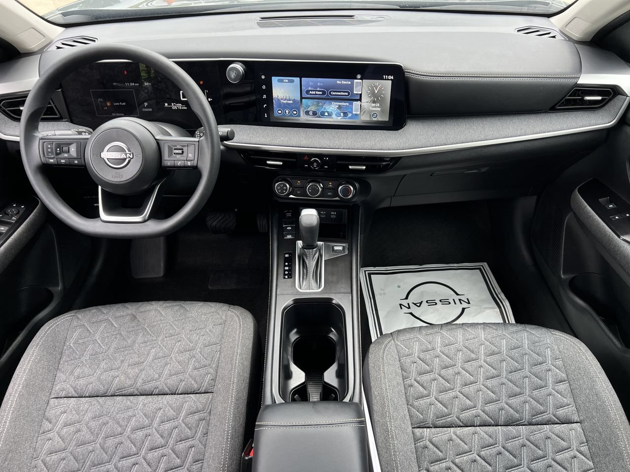 Used 2025 Nissan Kicks SV w/ Charging Package AWD/4WD image 8
