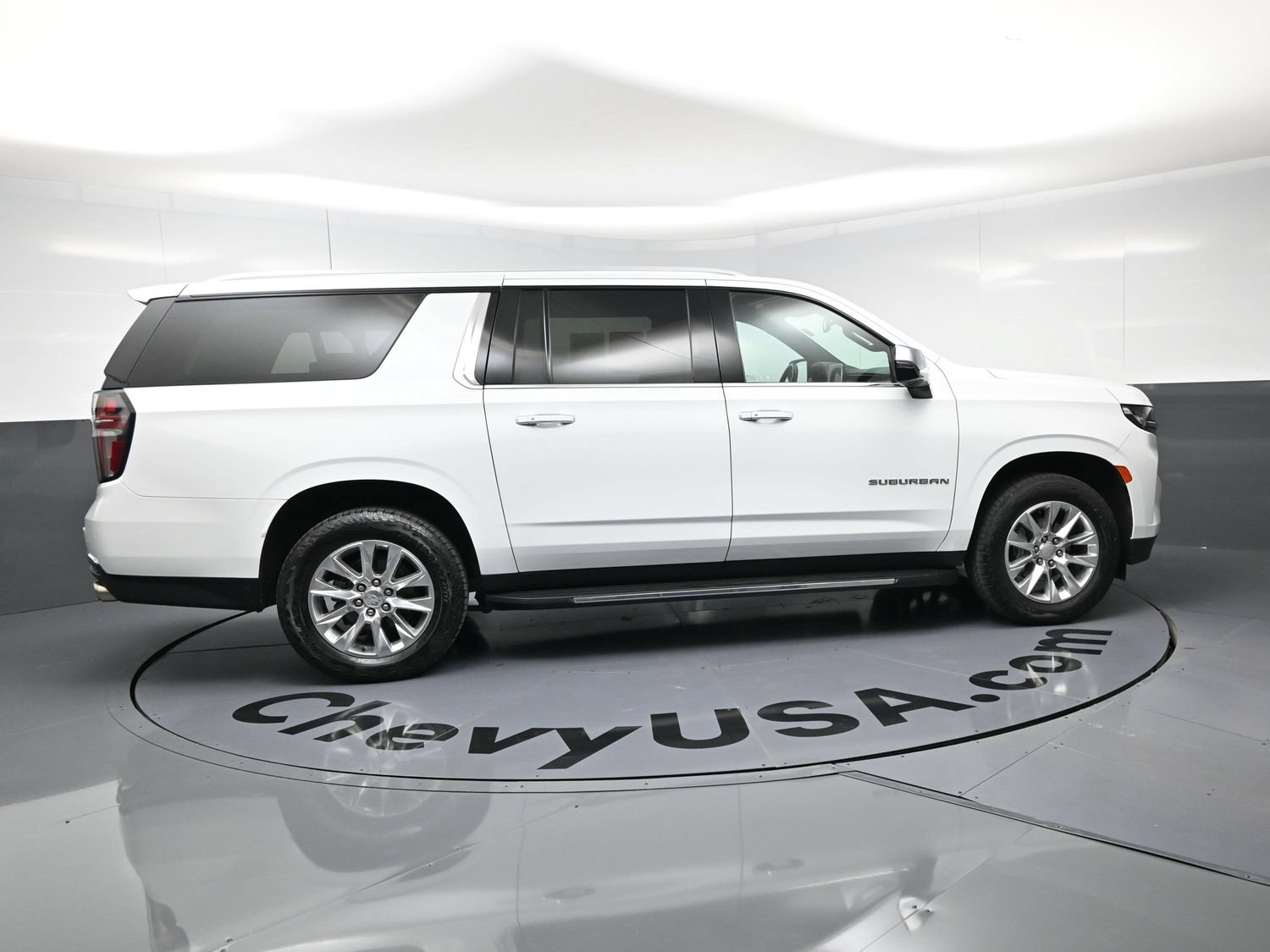 Used 2022 Chevrolet Suburban Premier RWD image 10