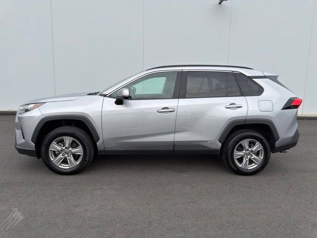 Used 2024 Toyota RAV4 LE AWD/4WD image 9